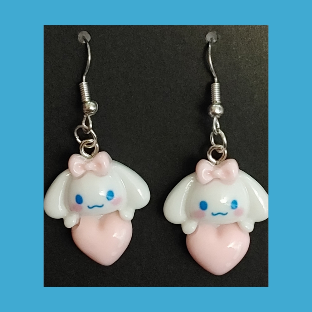 ✨4/$10✨White and Pink Sanrio Cinnamoroll Earrings